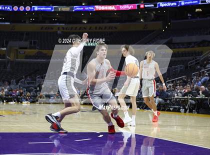 Thumbnail 3 in Mater Dei vs. St. John Bosco (2024 Coastal Catholic Classic) photogallery.