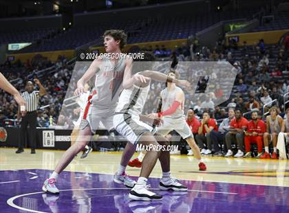 Thumbnail 2 in Mater Dei vs. St. John Bosco (2024 Coastal Catholic Classic) photogallery.