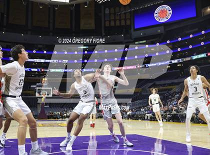 Thumbnail 2 in Mater Dei vs. St. John Bosco (2024 Coastal Catholic Classic) photogallery.