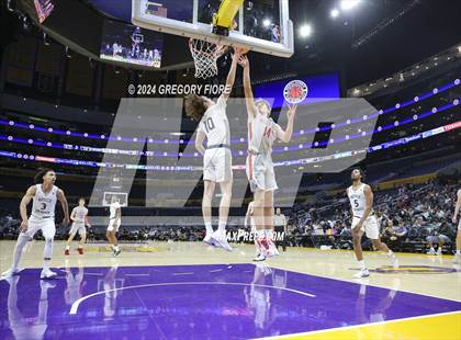 Thumbnail 3 in Mater Dei vs. St. John Bosco (2024 Coastal Catholic Classic) photogallery.