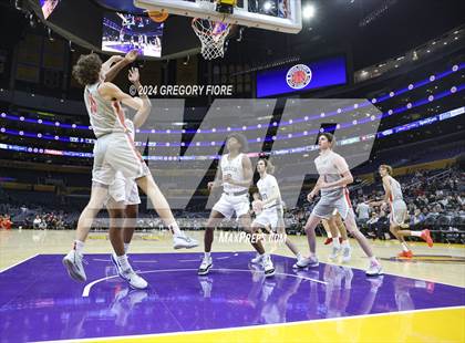 Thumbnail 2 in Mater Dei vs. St. John Bosco (2024 Coastal Catholic Classic) photogallery.
