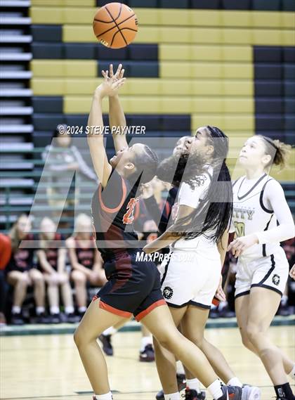 Thumbnail 1 in Archbishop Mitty vs George Rogers Clark (Nike TOC) photogallery.