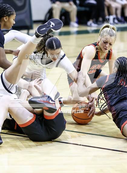 Thumbnail 2 in Archbishop Mitty vs George Rogers Clark (Nike TOC) photogallery.