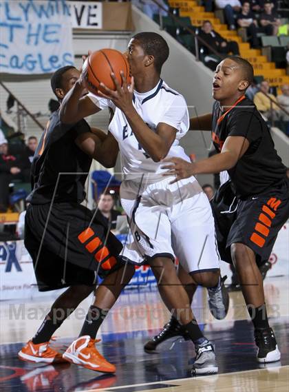 Thumbnail 3 in McKinley vs. Burke Catholic (NYSPHSAA Class A Final) photogallery.