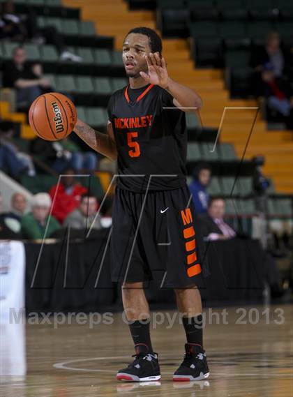 Thumbnail 2 in McKinley vs. Burke Catholic (NYSPHSAA Class A Final) photogallery.