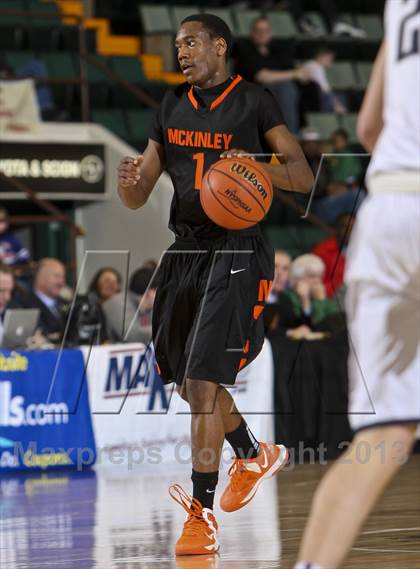 Thumbnail 2 in McKinley vs. Burke Catholic (NYSPHSAA Class A Final) photogallery.