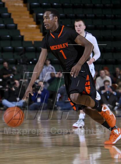 Thumbnail 3 in McKinley vs. Burke Catholic (NYSPHSAA Class A Final) photogallery.