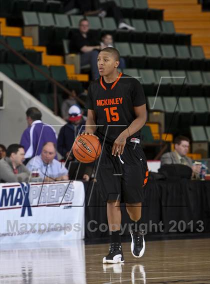 Thumbnail 3 in McKinley vs. Burke Catholic (NYSPHSAA Class A Final) photogallery.