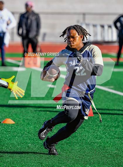 Thumbnail 1 in Dacula vs Sprayberry photogallery.