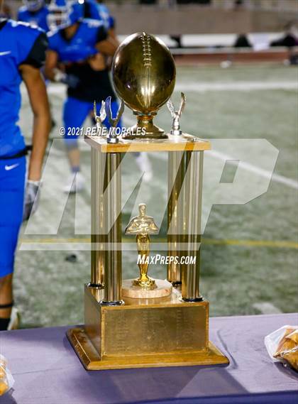 Thumbnail 3 in Hamilton vs El Camino Real (CIF LACS D2 Final) photogallery.