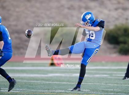 Thumbnail 2 in Hamilton vs El Camino Real (CIF LACS D2 Final) photogallery.