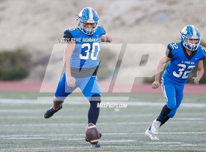 Thumbnail 2 in Hamilton vs El Camino Real (CIF LACS D2 Final) photogallery.