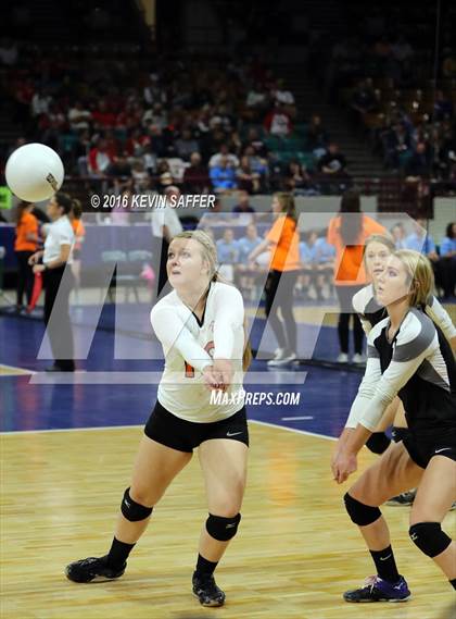 Thumbnail 3 in Flagler vs. La Veta  (CHSAA 1A Pool Play) photogallery.