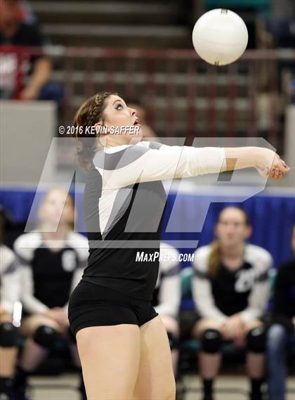 Thumbnail 3 in Flagler vs. La Veta  (CHSAA 1A Pool Play) photogallery.