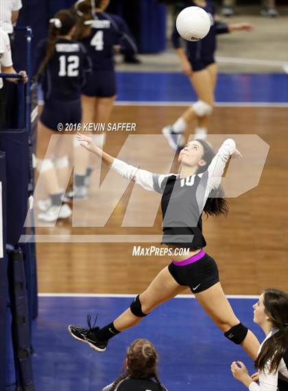 Thumbnail 2 in Flagler vs. La Veta  (CHSAA 1A Pool Play) photogallery.