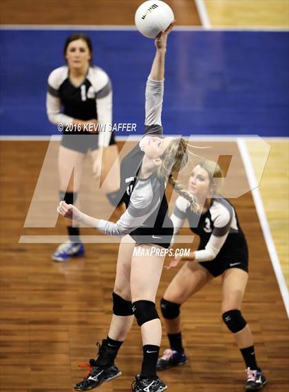 Thumbnail 3 in Flagler vs. La Veta  (CHSAA 1A Pool Play) photogallery.