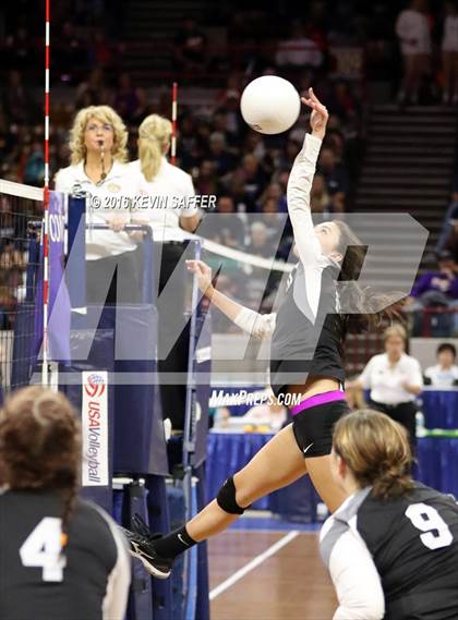 Thumbnail 2 in Flagler vs. La Veta  (CHSAA 1A Pool Play) photogallery.