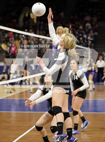 Thumbnail 1 in Flagler vs. La Veta  (CHSAA 1A Pool Play) photogallery.