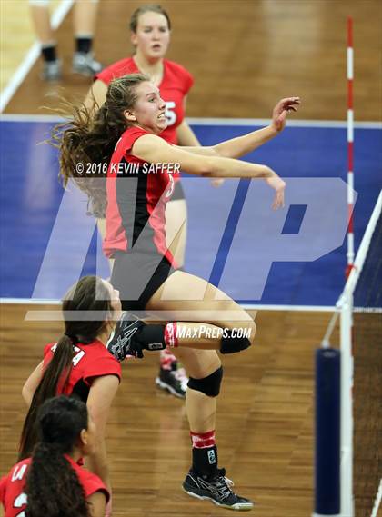 Thumbnail 2 in Flagler vs. La Veta  (CHSAA 1A Pool Play) photogallery.