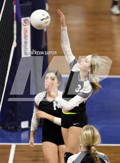 Thumbnail 2 in Flagler vs. La Veta  (CHSAA 1A Pool Play) photogallery.