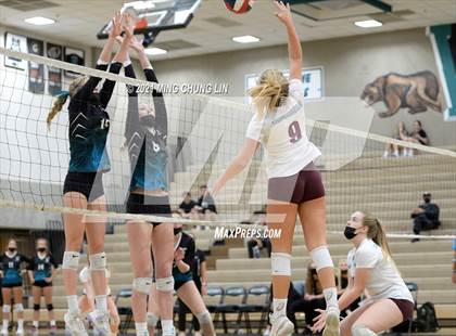 Thumbnail 2 in Laguna Beach @ Aliso Niguel (CIF SS D2 Quarterfinal) photogallery.