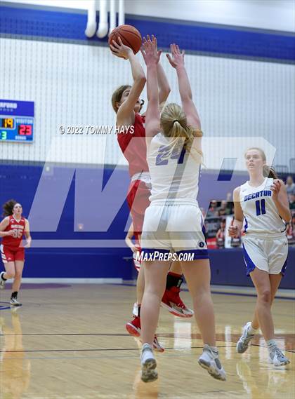 Thumbnail 3 in Glen Rose vs. Decatur (UIL Basketball 4A Area Playoff) photogallery.