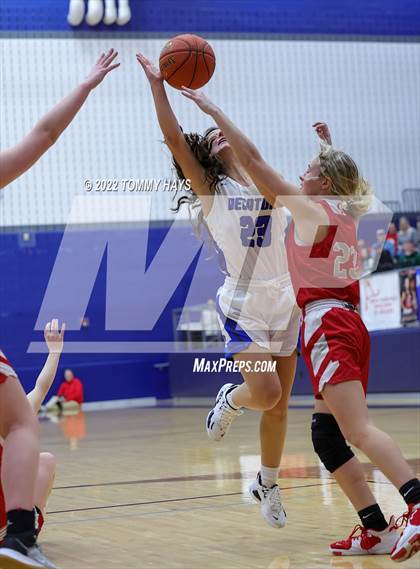 Thumbnail 1 in Glen Rose vs. Decatur (UIL Basketball 4A Area Playoff) photogallery.