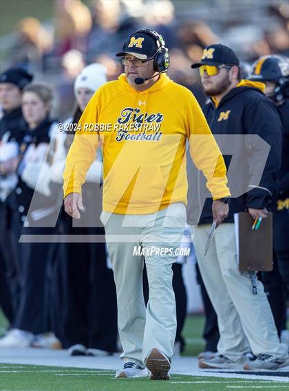 Thumbnail 3 in Jefferson @ Malakoff (UIL 3A DI Regional Playoff) photogallery.