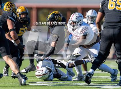 Thumbnail 3 in Jefferson @ Malakoff (UIL 3A DI Regional Playoff) photogallery.