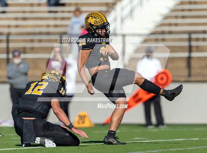 Thumbnail 3 in Jefferson @ Malakoff (UIL 3A DI Regional Playoff) photogallery.
