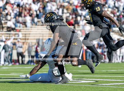 Thumbnail 1 in Jefferson @ Malakoff (UIL 3A DI Regional Playoff) photogallery.
