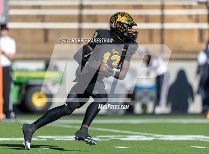 Thumbnail 1 in Jefferson @ Malakoff (UIL 3A DI Regional Playoff) photogallery.