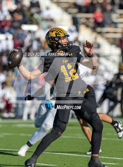 Thumbnail 1 in Jefferson @ Malakoff (UIL 3A DI Regional Playoff) photogallery.