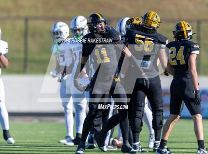 Thumbnail 2 in Jefferson @ Malakoff (UIL 3A DI Regional Playoff) photogallery.