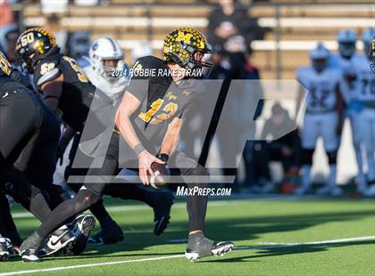 Thumbnail 1 in Jefferson @ Malakoff (UIL 3A DI Regional Playoff) photogallery.