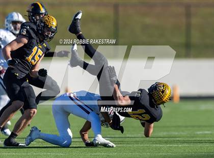 Thumbnail 3 in Jefferson @ Malakoff (UIL 3A DI Regional Playoff) photogallery.