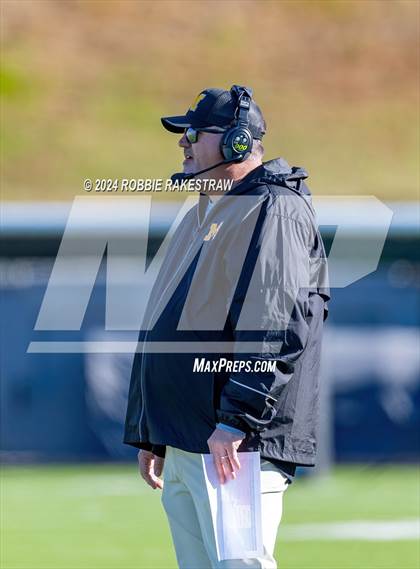 Thumbnail 2 in Jefferson @ Malakoff (UIL 3A DI Regional Playoff) photogallery.