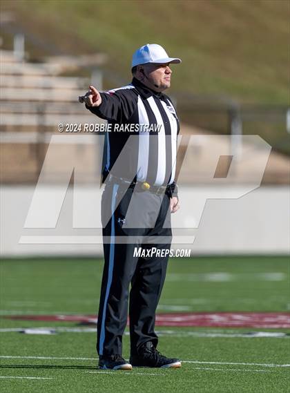 Thumbnail 2 in Jefferson @ Malakoff (UIL 3A DI Regional Playoff) photogallery.