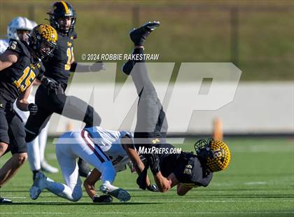 Thumbnail 1 in Jefferson @ Malakoff (UIL 3A DI Regional Playoff) photogallery.