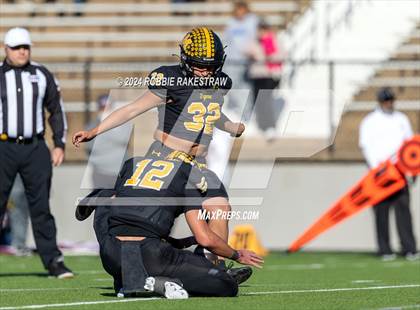 Thumbnail 1 in Jefferson @ Malakoff (UIL 3A DI Regional Playoff) photogallery.