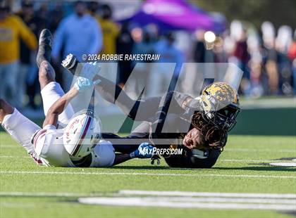 Thumbnail 1 in Jefferson @ Malakoff (UIL 3A DI Regional Playoff) photogallery.