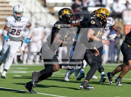 Thumbnail 2 in Jefferson @ Malakoff (UIL 3A DI Regional Playoff) photogallery.