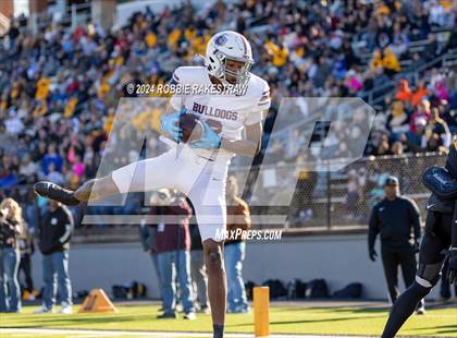 Thumbnail 2 in Jefferson @ Malakoff (UIL 3A DI Regional Playoff) photogallery.