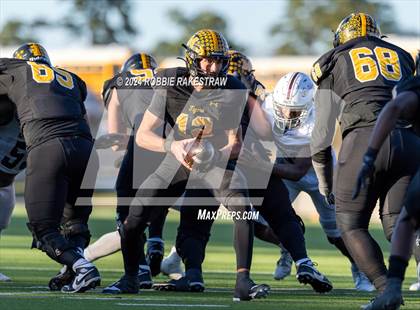 Thumbnail 3 in Jefferson @ Malakoff (UIL 3A DI Regional Playoff) photogallery.