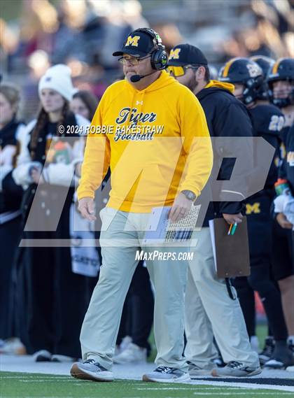 Thumbnail 2 in Jefferson @ Malakoff (UIL 3A DI Regional Playoff) photogallery.
