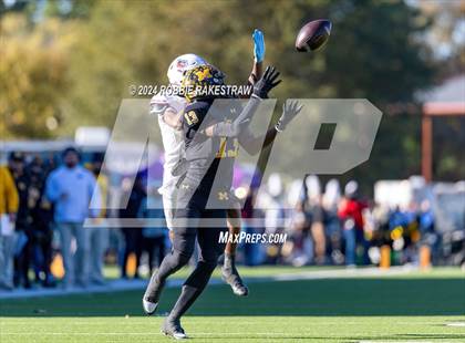 Thumbnail 1 in Jefferson @ Malakoff (UIL 3A DI Regional Playoff) photogallery.