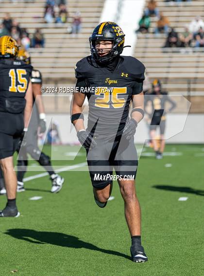 Thumbnail 1 in Jefferson @ Malakoff (UIL 3A DI Regional Playoff) photogallery.