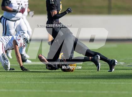 Thumbnail 1 in Jefferson @ Malakoff (UIL 3A DI Regional Playoff) photogallery.