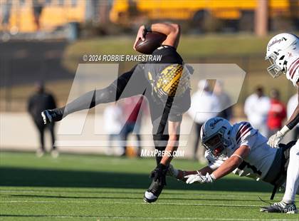Thumbnail 3 in Jefferson @ Malakoff (UIL 3A DI Regional Playoff) photogallery.