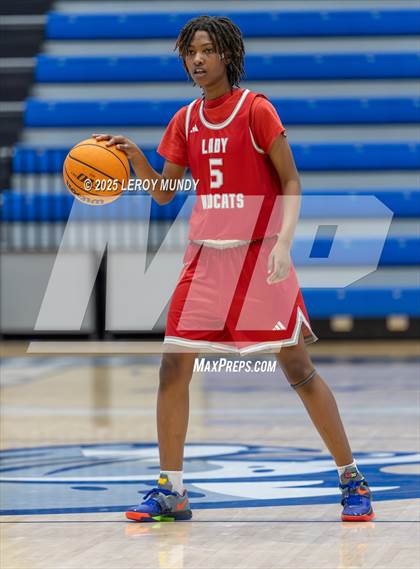 Thumbnail 2 in Greenbrier vs. Laney photogallery.